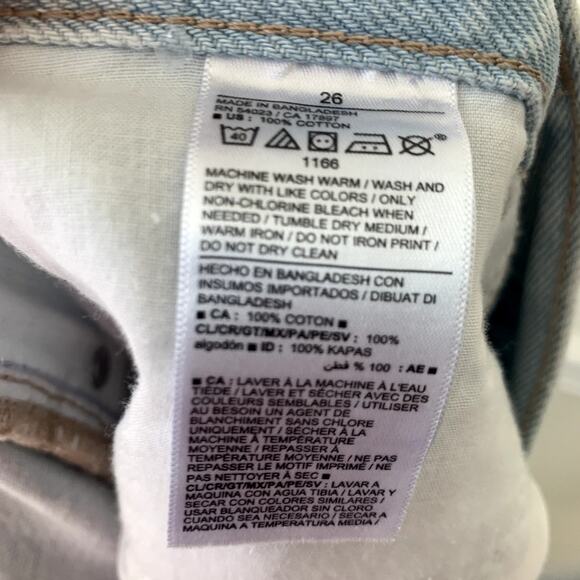 Old Navy Jeans Mid-Rise Slouchy Taper Light Wash NWT Size 26 Plus Blue Denim - Picture 7 of 8